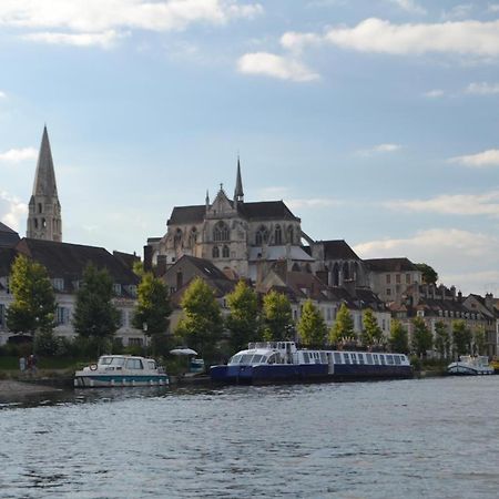 Gite Les Robins Vergigny ภายนอก รูปภาพ